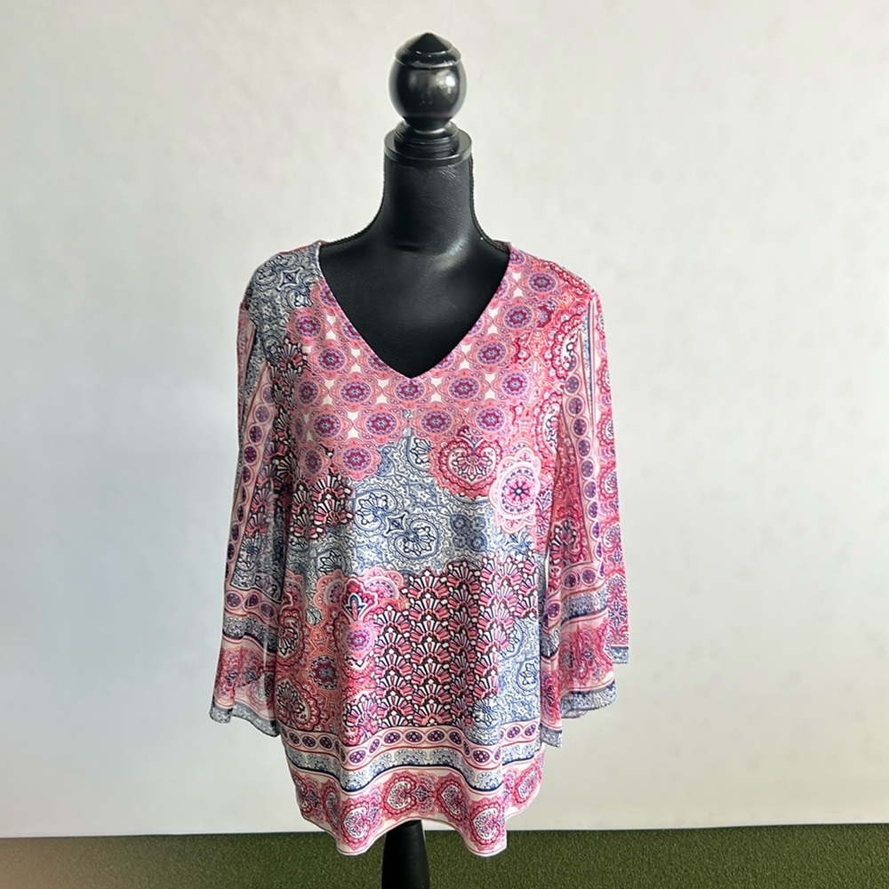 Women's Paisley V-Neck Top - Pink/Blue 
Size 2(12)